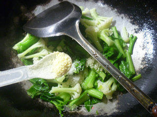 油菜蕻炒花菜的做法步骤：7