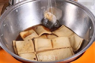 茶香卤干的做法步骤：1