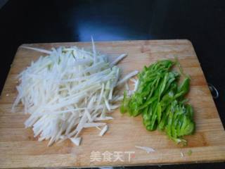 尖椒炒苤蓝的做法步骤：3