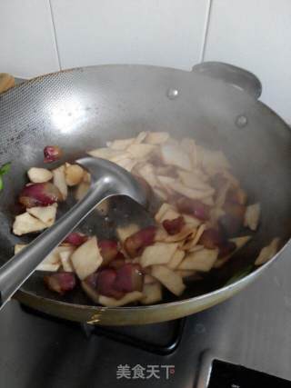 腊肉炒杏鲍菇的做法步骤：2