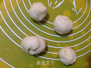 梅花面包的做法步骤：3