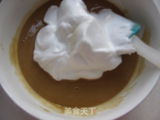 红糖戚风蛋糕的做法步骤：7