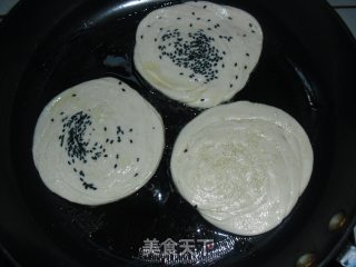椒盐葱油饼的做法步骤：12