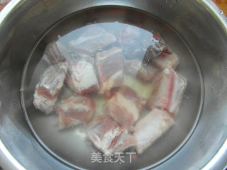 豉香排骨南瓜盅的做法步骤：2