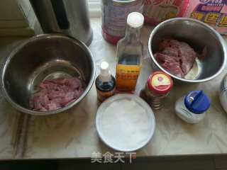 芝麻肉松的做法步骤：1