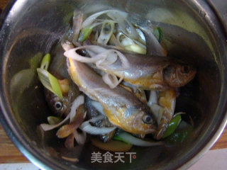 酱烧小黄鱼的做法步骤：2