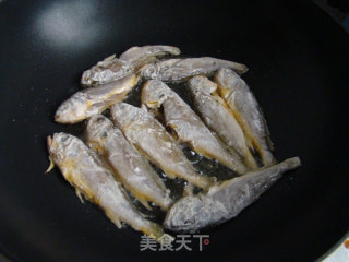 酱烧小黄鱼的做法步骤：4