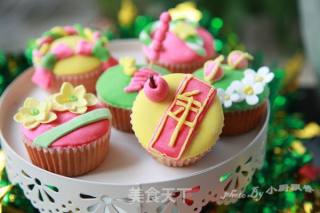 新年翻糖蛋糕---用心来做的新年礼物的做法步骤：17