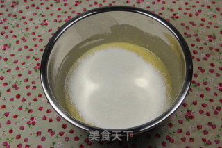香蕉蔓越莓戚风蛋糕的做法步骤：8