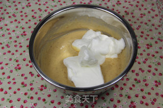 香蕉蔓越莓戚风蛋糕的做法步骤：11