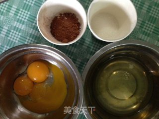 黑巧蛋糕卷的做法步骤：1