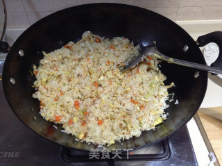 宝宝爱吃的炒饭----------胡萝卜蛋炒饭的做法步骤：5