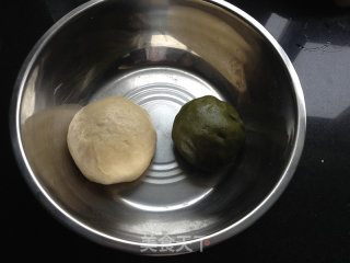 紫薯蛋黄抹茶酥的做法步骤：2