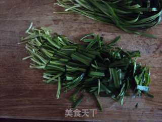 韭菜炒鸡蛋的做法步骤：2