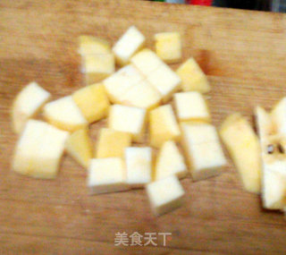 苹果炒草菇的做法步骤：4