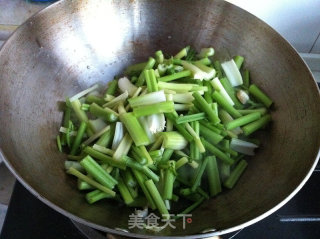 黄豆酱炒章丘鲍芹的做法步骤：5
