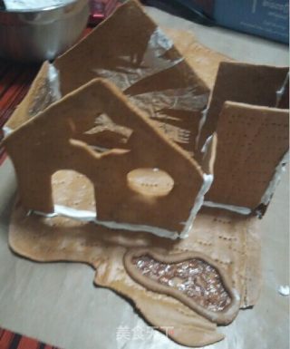 圣诞姜饼屋  饼干也可以盖房子，送给孩子圣诞惊喜的做法步骤：11