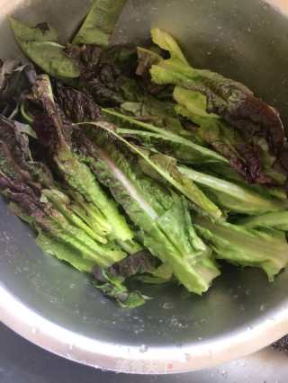 莴笋排骨汤的做法步骤：5