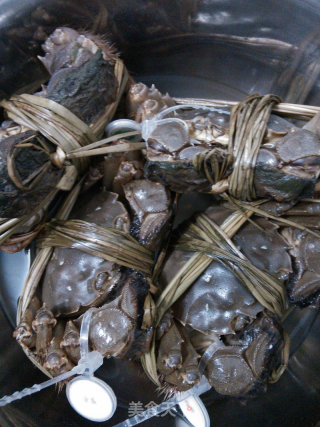 清蒸大闸蟹的做法步骤：1