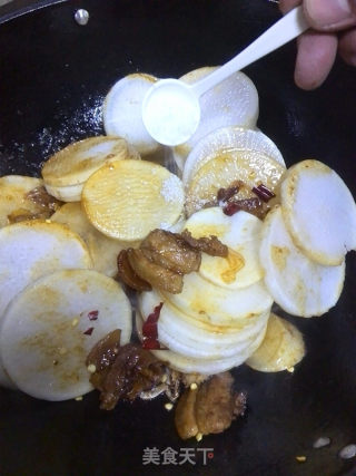白萝卜烧五花肉的做法步骤：11