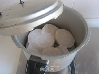 蔓越莓芋泥杏仁球的做法步骤：1
