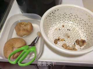养胃食疗----------猴头菇红枣枸杞汤的做法步骤：3