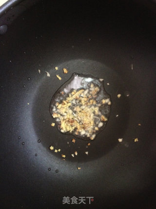疏与肉的完美结合--木耳炒牛肉的做法步骤：3