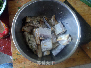 香煎刀鱼的做法步骤：1