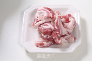 麻辣兔肉的做法步骤：1