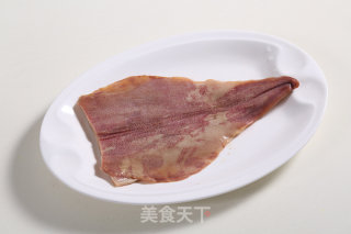 墨鱼猪手汤的做法步骤：1