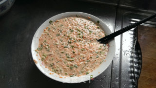 鸡蛋香葱胡萝卜煎饼的做法步骤：2