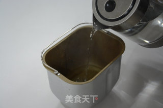 自制酸奶（面包机做美味酸奶）的做法步骤：2