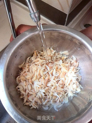 虾皮拌大葱的做法步骤：4