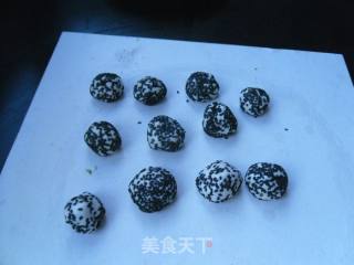 黑芝麻糯米团的做法步骤：6