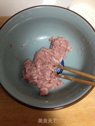 猪肉白菜饺子的做法步骤：1