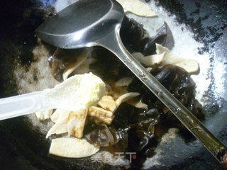 黑木耳炒大豆蛋白的做法步骤：8
