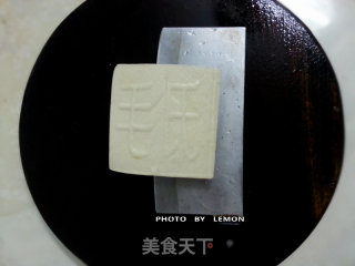 好吃不贵-豆腐聚会-酱烧家常豆腐的做法步骤：1