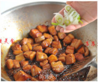 虎皮蛋焖红烧肉怎样做最好吃的做法步骤：6