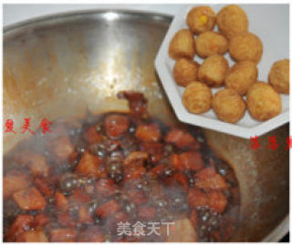 虎皮蛋焖红烧肉怎样做最好吃的做法步骤：7