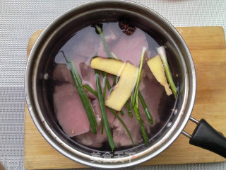 芝麻猪肉松的做法步骤：3