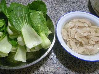 大豆蛋白炒青菜的做法步骤：1