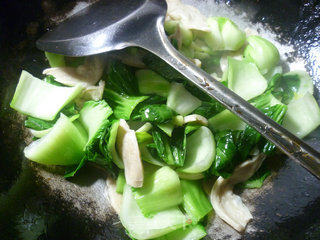 大豆蛋白炒青菜的做法步骤：4