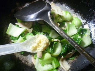 大豆蛋白炒青菜的做法步骤：6
