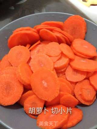 宝宝零食胡萝卜干的做法步骤：1