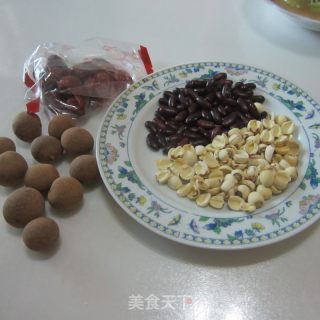 莲子红枣桂圆羹的做法步骤：1