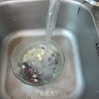 莲子红枣桂圆羹的做法步骤：2