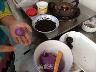 紫薯糯米麻团的做法步骤：1