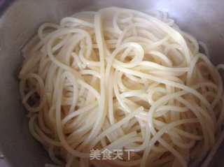 简易版黑椒蘑菇培根意面的做法步骤：5