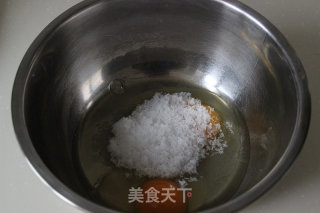 海绵杯子蛋糕的做法步骤：1