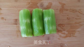 爽口莴笋丝的做法步骤：1